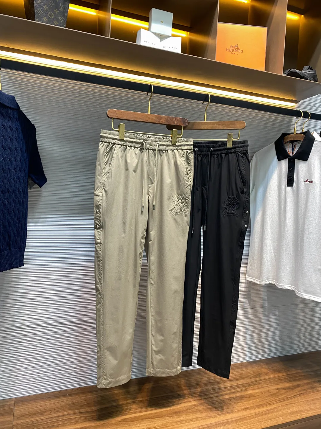 Black Sizes：M。CH 26SS New Arrival ， Classic ！ ， ！ Quality ， ！CHNew Arrival ， ， ！ ， ， ！ Breathable ， ， ， ， ！ Classic ， ， ！ Retro ， ， ， ， ！ ， ， ， ， ！ ， ， ， ， ！Black/Khaki， ！M-3XL M ： 78/84cm- 98cm- 29cm- 60cm- 102cm- 34cm L ： 81/87cm- 101cm- 29cm- 62cm- 103cm- 35cm XL ： 84/90cm- 104cm- 30cm- 64cm- 104cm- 36cm XXL ： 87/93cm- 108cm- 30cm- 66cm- 105cm- 37cm 3XL ： 90/96cm- 112cm- 30cm- 68cm- 105cm- 38cm Size （ ）： 174-140 ， L ！ 130 M ，130-143 L ，143-156 XL ，156-170 XXL ，170-186 3XL ！